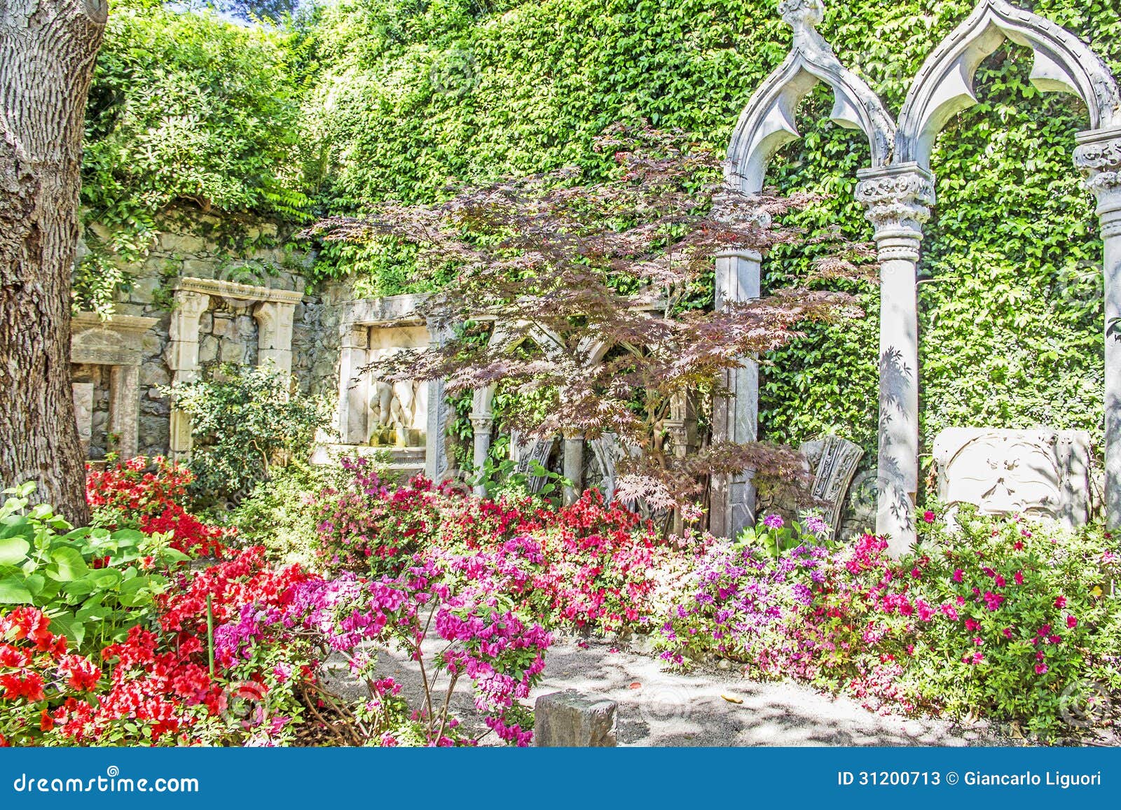 Spanischer Garten stockbild. Bild von mittelmeer, haus