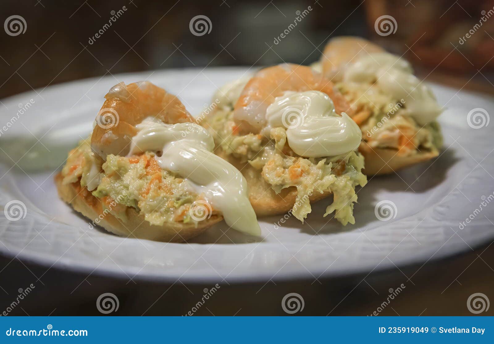 Spanischer Pintxos Russischer Salat Mit Garnelen in Einer Baskischen ...