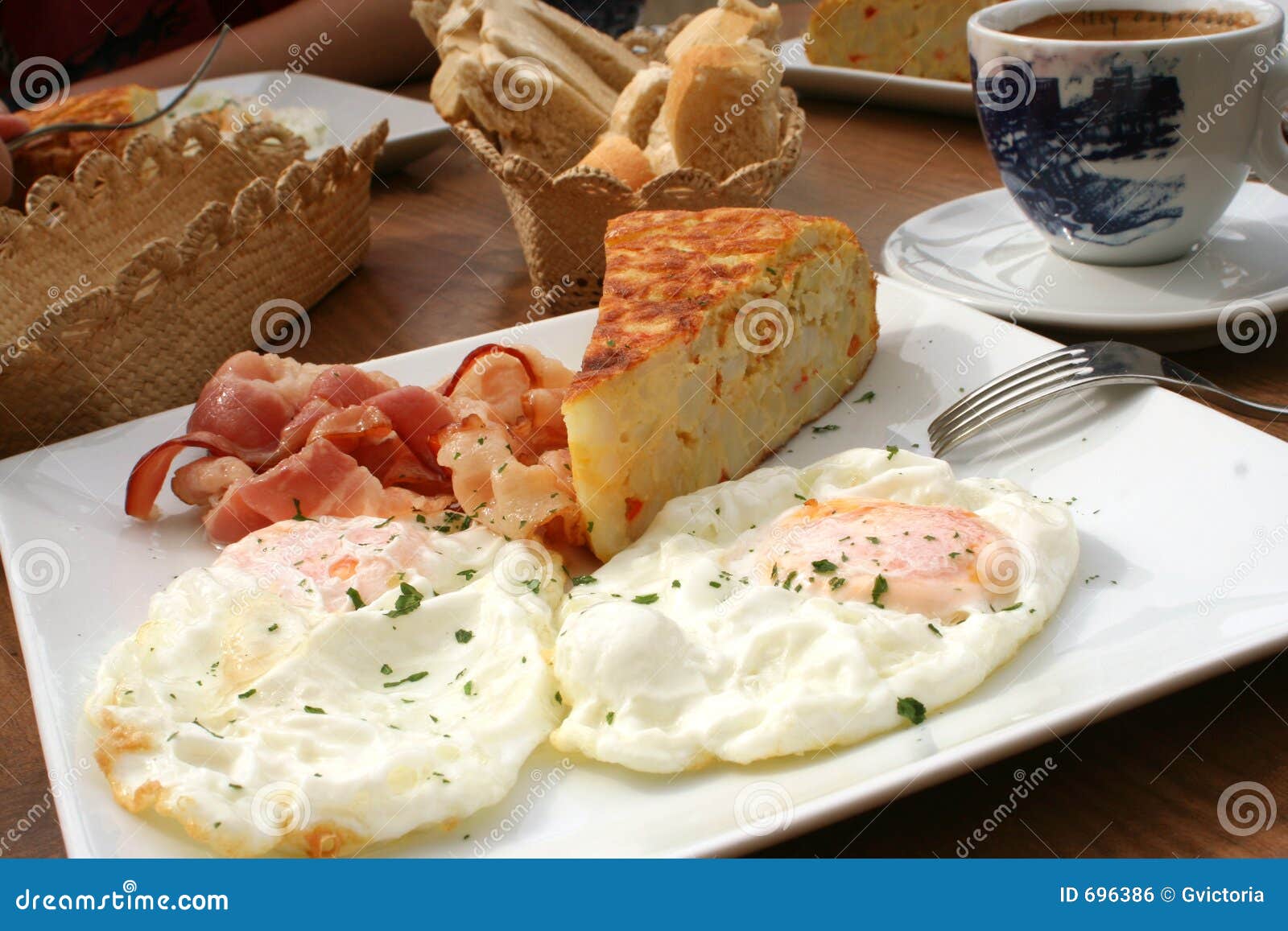 Spanisches Frühstück stockfoto. Bild von kaffee, gebraten - 696386
