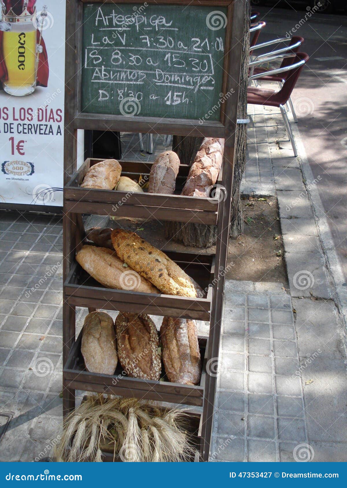 Spanish bread editorial photography. Image of bread, store 47353427