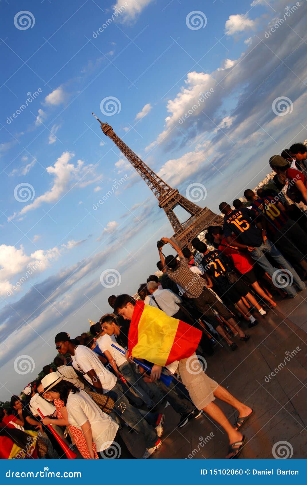 Spanish Football Fans in Paris Editorial Image Image of silva, eiffel 15102060
