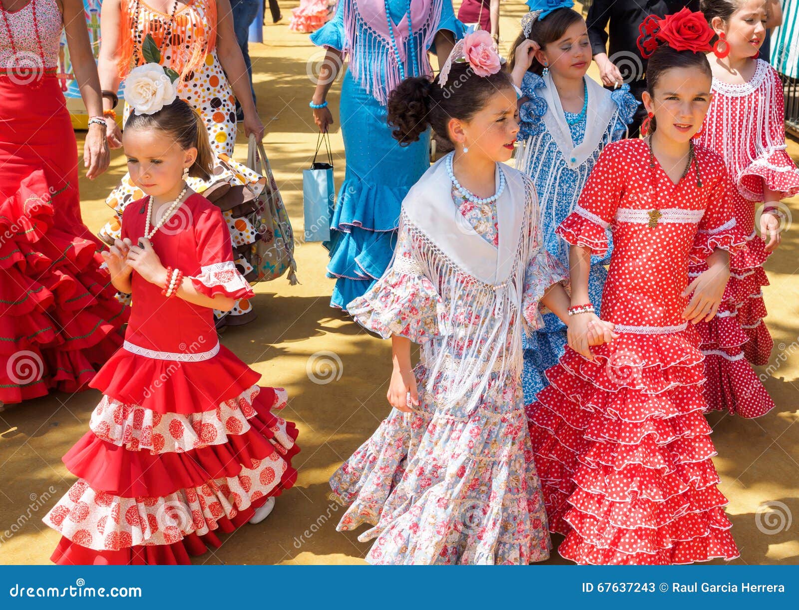 Traditional Costumes RR#8 (Spain) Traditional Outfits, Traditional ...