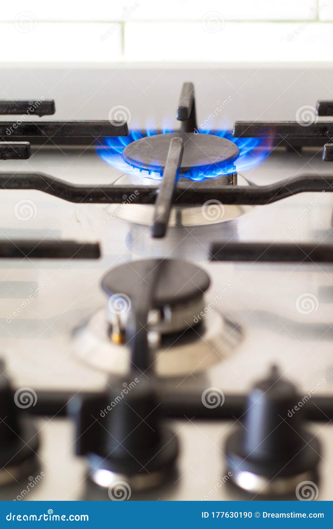 the spanish government prohibits cutting off the gas supply