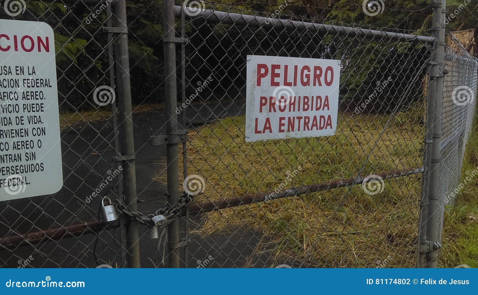 spanish sign peligro prohibida la entrada