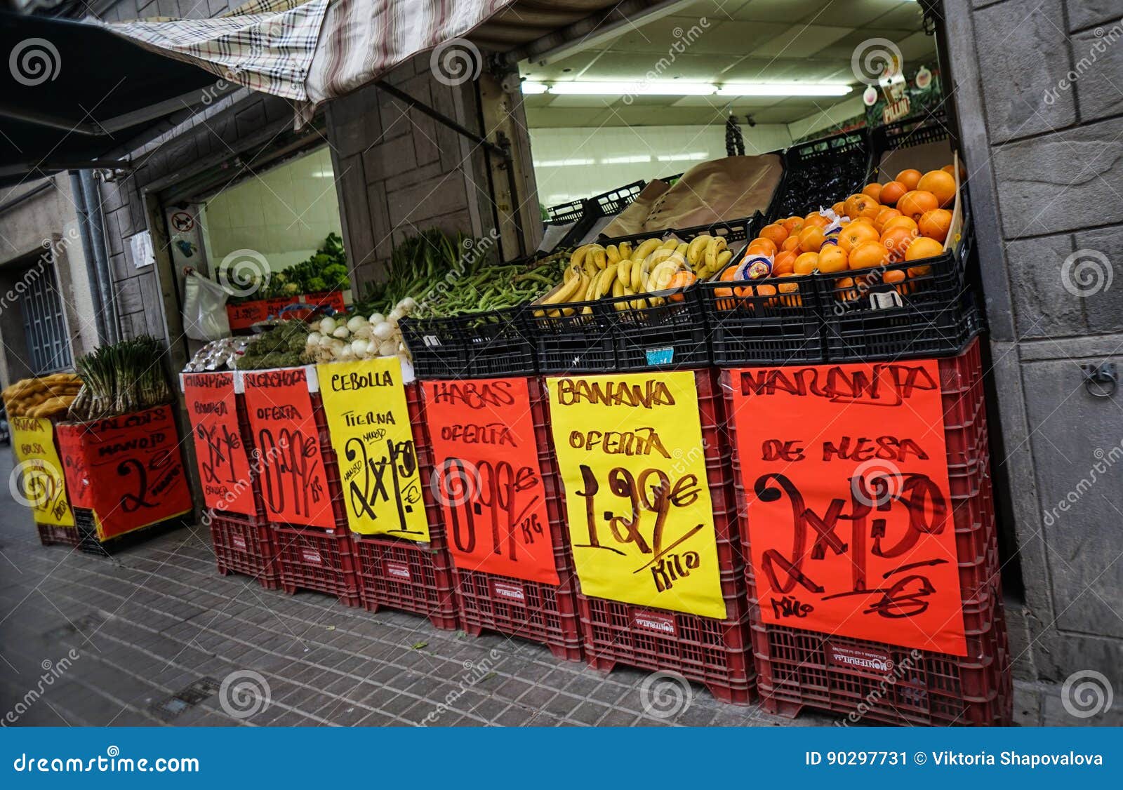 Spanish Vegetable shop editorial photo. Image of ingredient 90297731