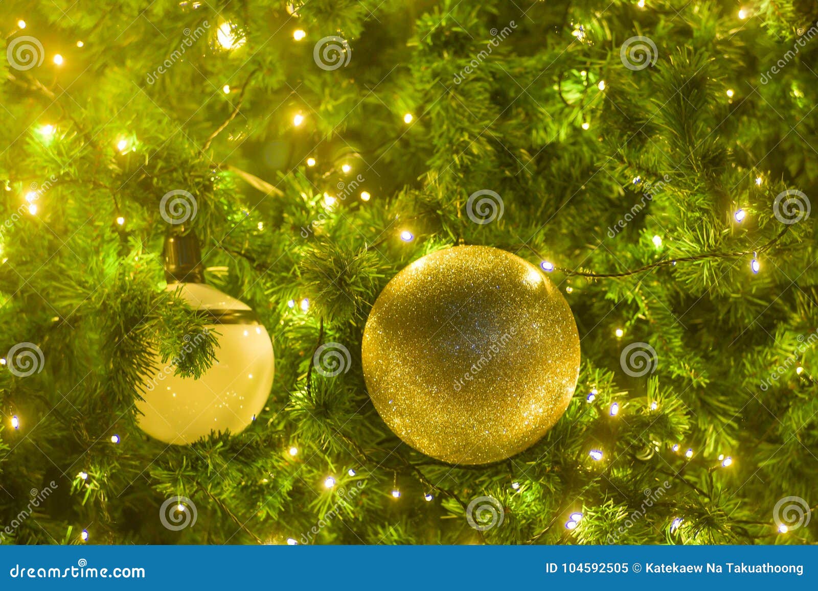 Sparkle Ball on Christmas Tree Stock Image - Image of golden, merry ...