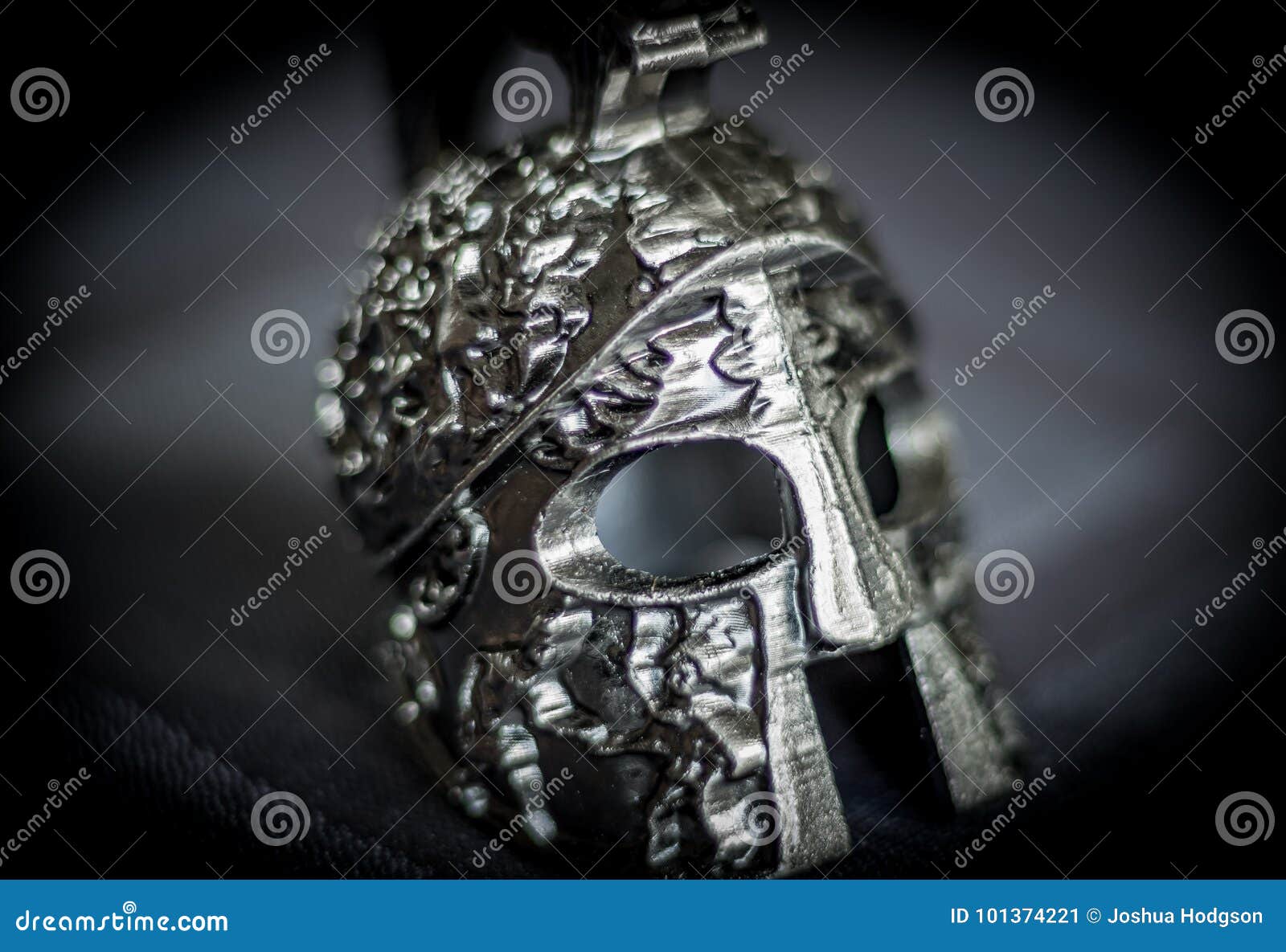 Spartan Helmet Model. Capacete diminuto do estilo de Spartan Greek moldado no aço