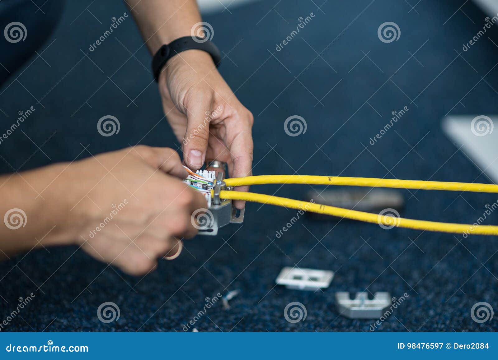 Specialist Connect a Network Cable with RJ45 Sockets, Process of Laying