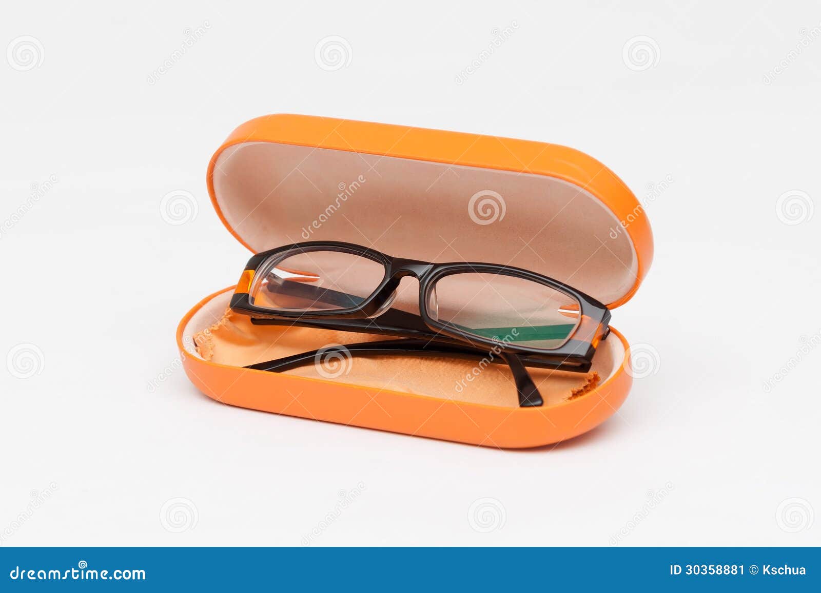 spectacle case with eye glasses