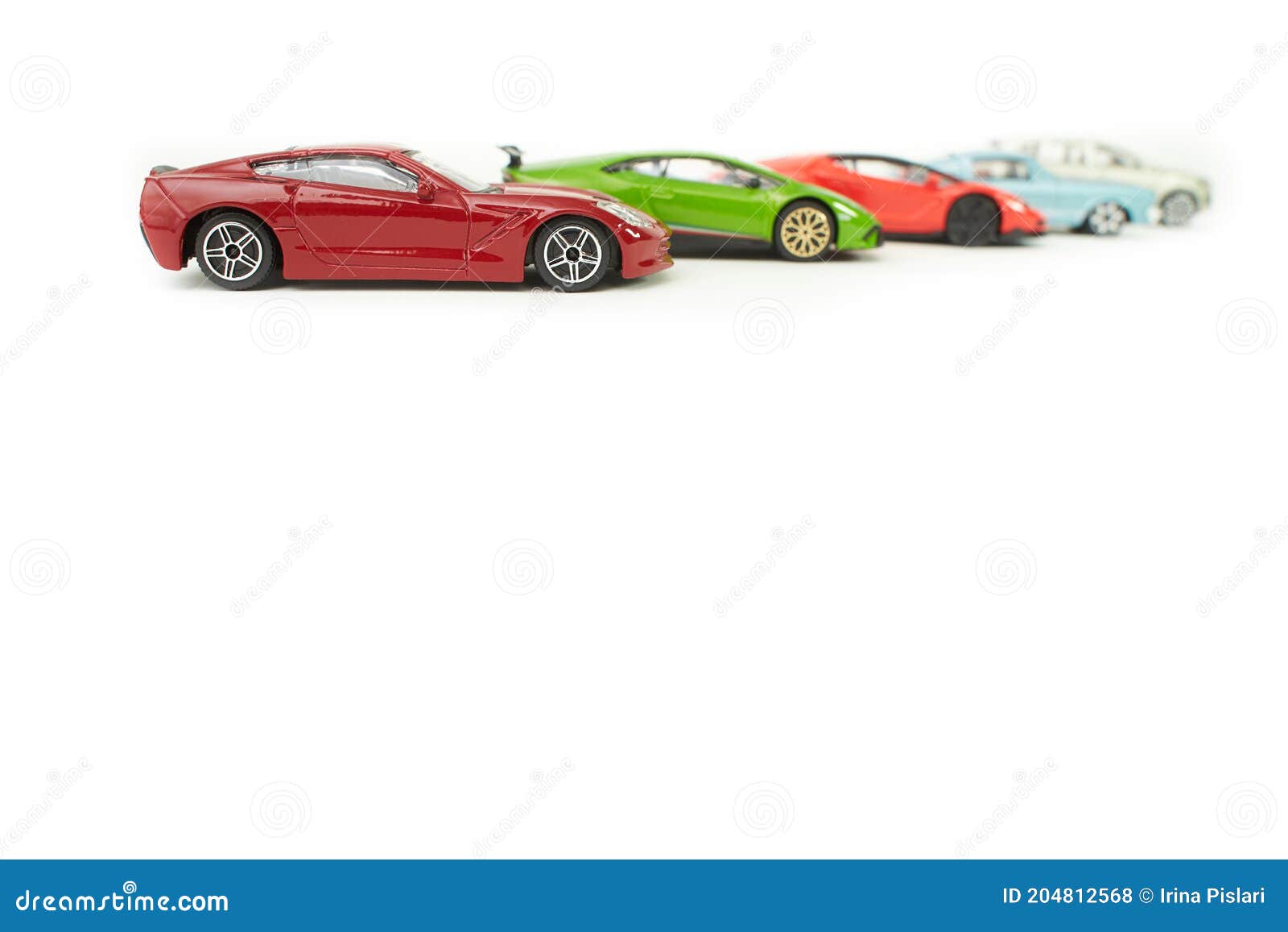 Speelgoedauto S Op Witte Achtergrond Stock Foto - Image of klassiek: 204812568