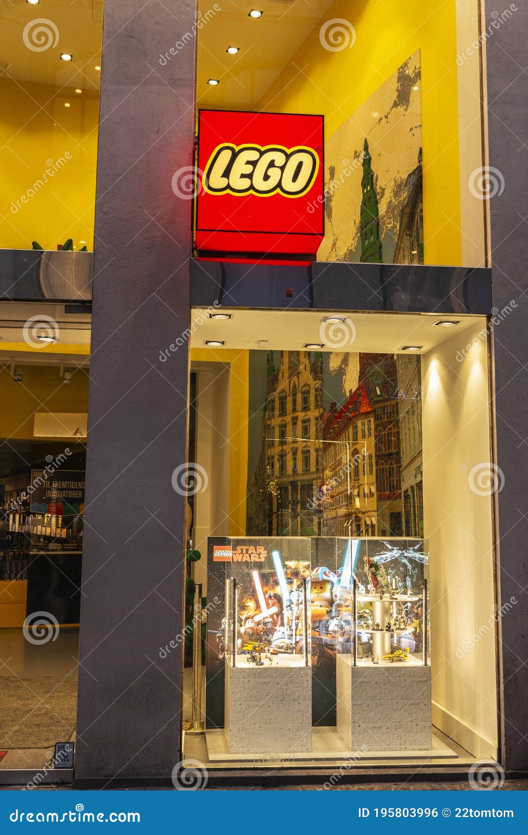 duim Banket ingesteld Speelgoedwinkel Lego in Kopenhagen Denemarken Redactionele Foto - Image of  poort, verlicht: 195803996