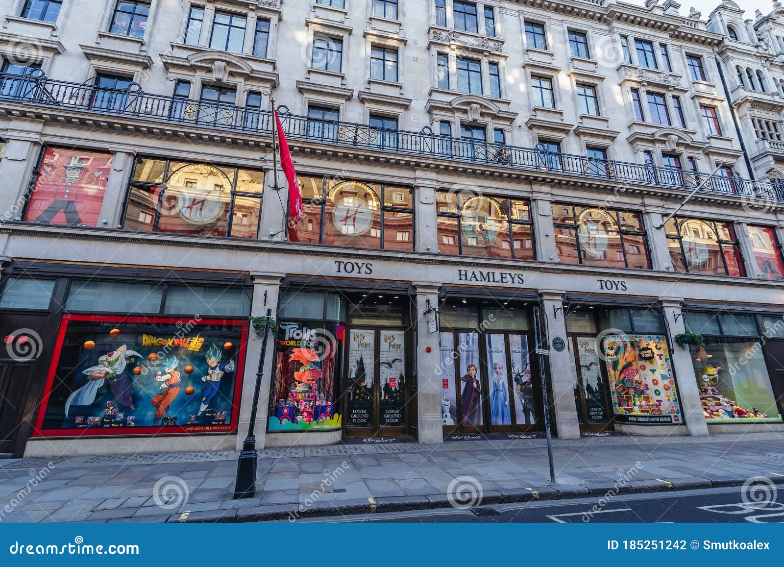 Speelgoedwinkel Van Hamleys Redactionele Fotografie - Image of ...