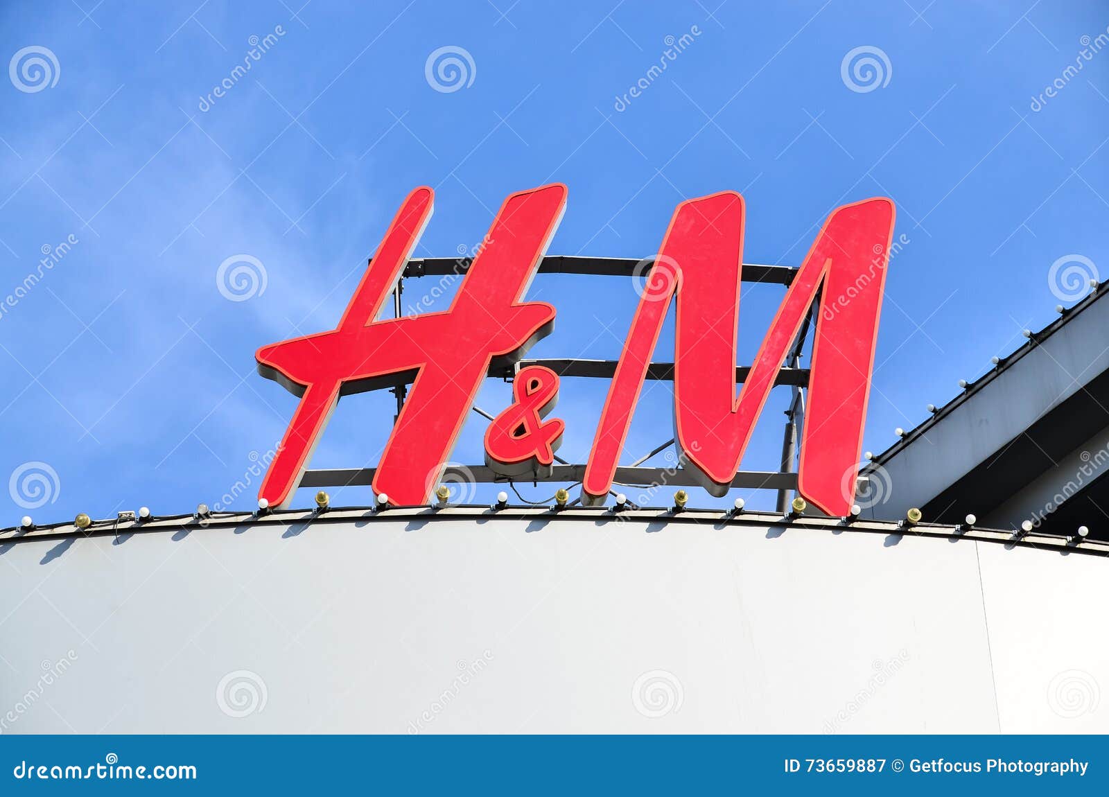 Hm poland. H M Севастополь. H&M Польша. Фото логотипа магазина h&m. Эмблема магазина НМ.
