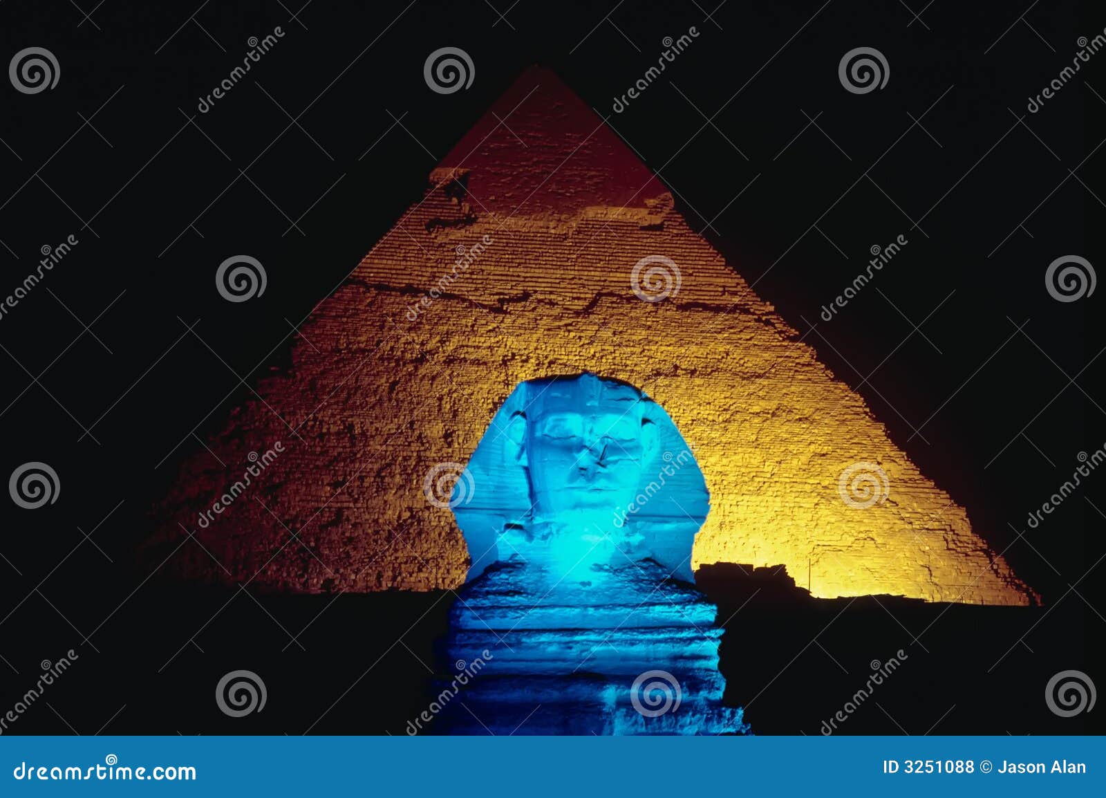 Sphinx blu ad esposizione di notte