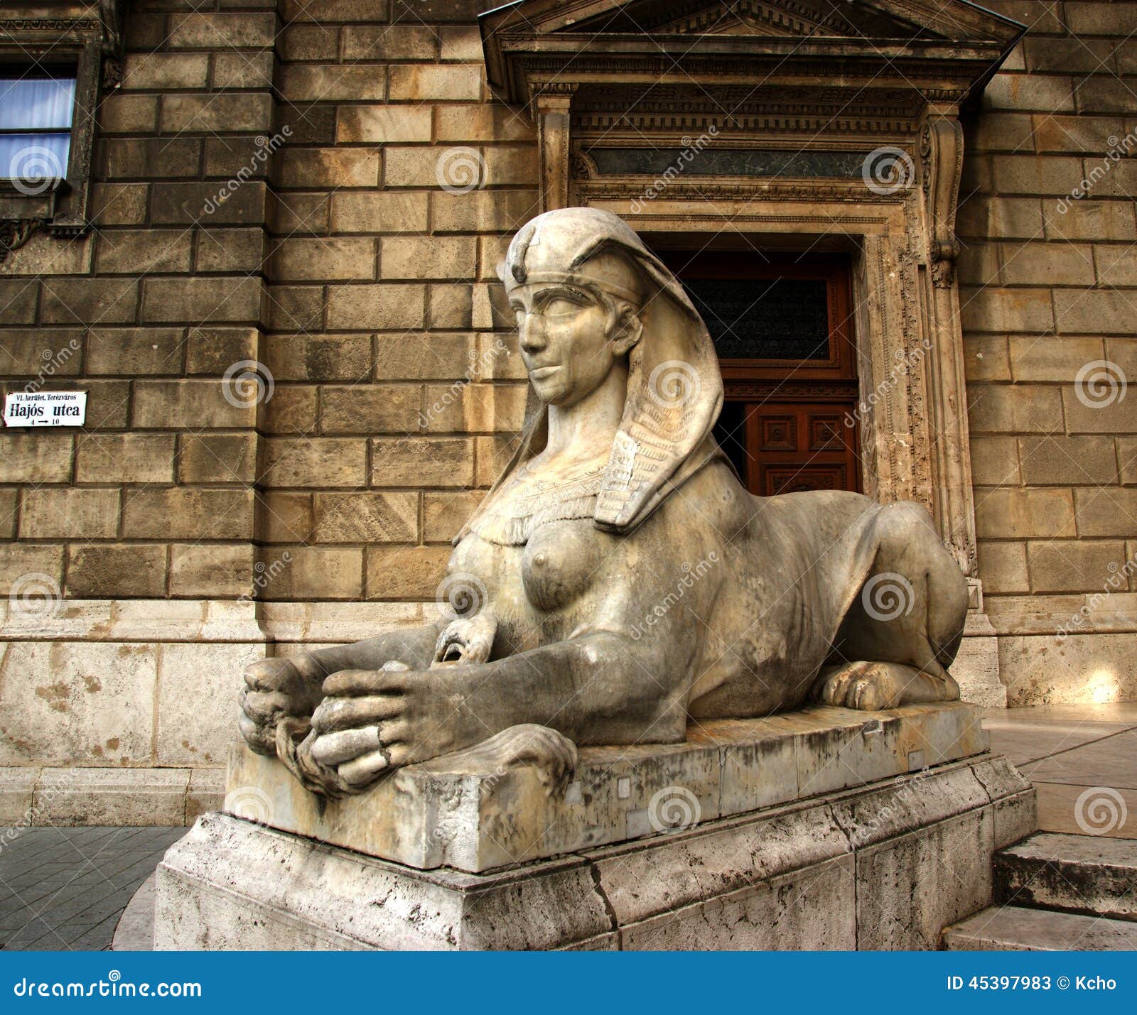 sphinx-statue-budapest-opera-house-45397983.jpg