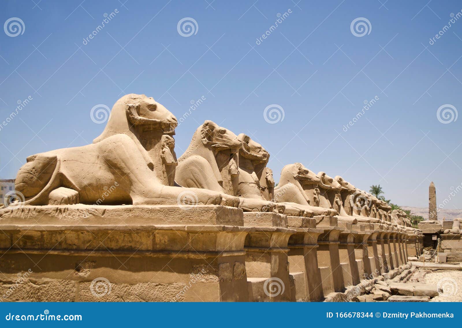 Sphinx Heads Entrance On Wooden Door RoyaltyFree Stock Photography