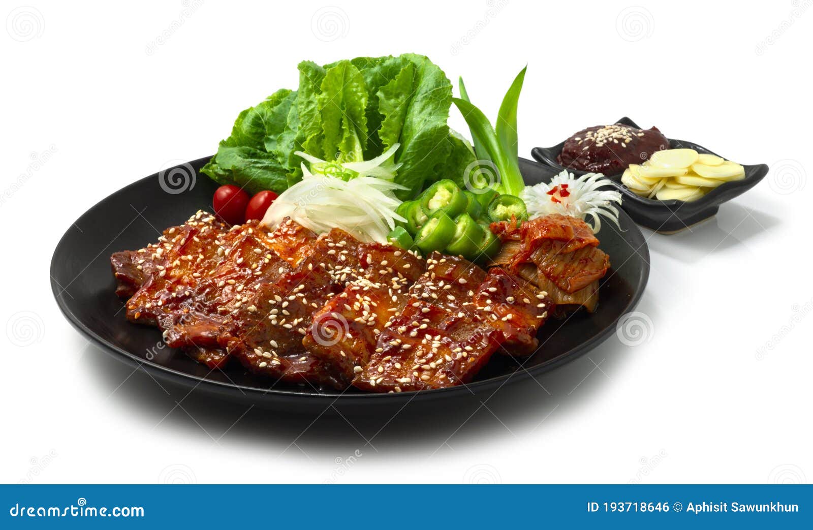 https://thumbs.dreamstime.com/z/spicy-grilled-pork-belly-kochujang-sauce-dwaeji-bulgogi-popular-spicy-korean-bbq-spicy-grilled-pork-belly-kochujang-193718646.jpg