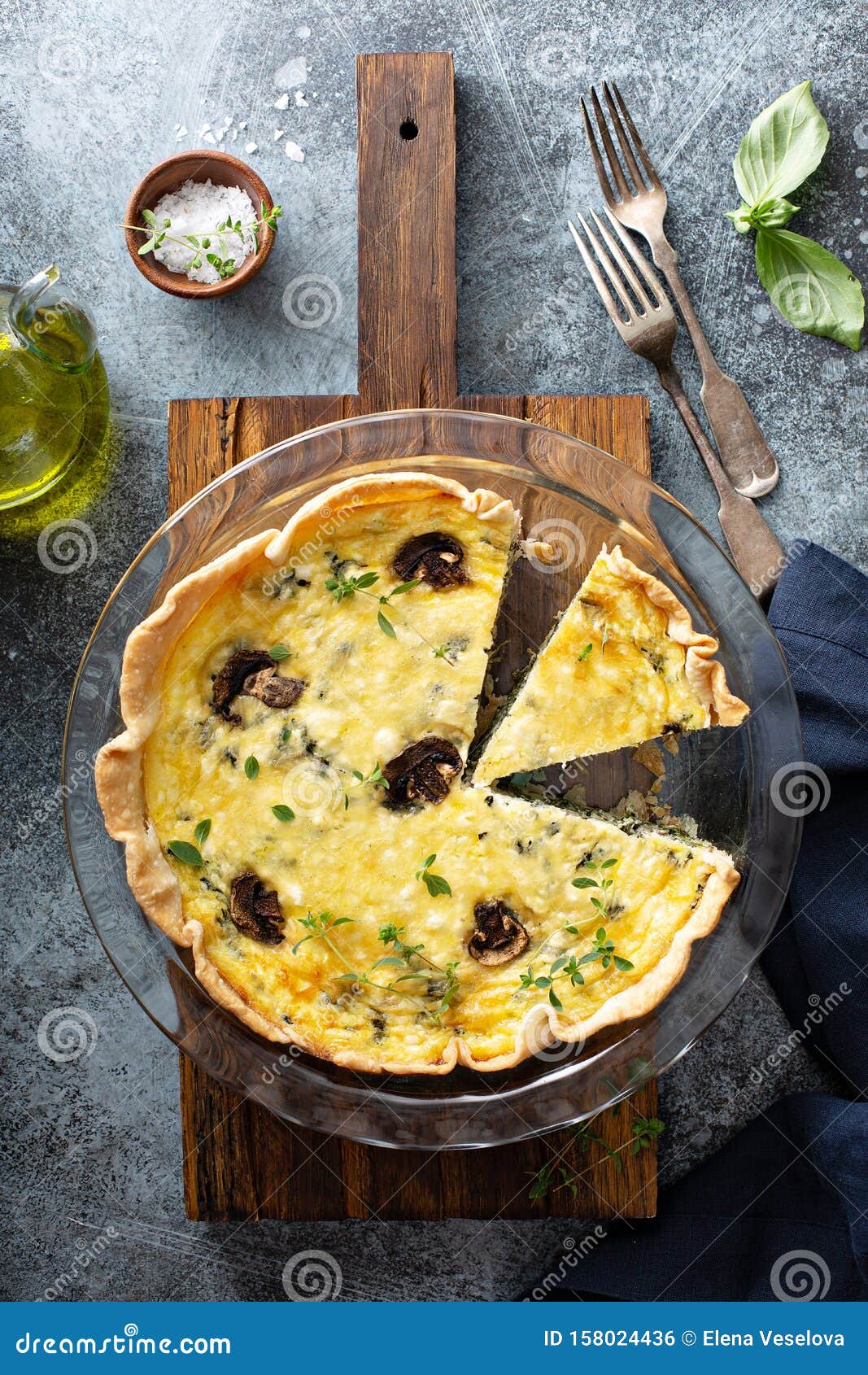 Spinach, Mushroom and Feta Quiche Stock Photo - Image of healthy