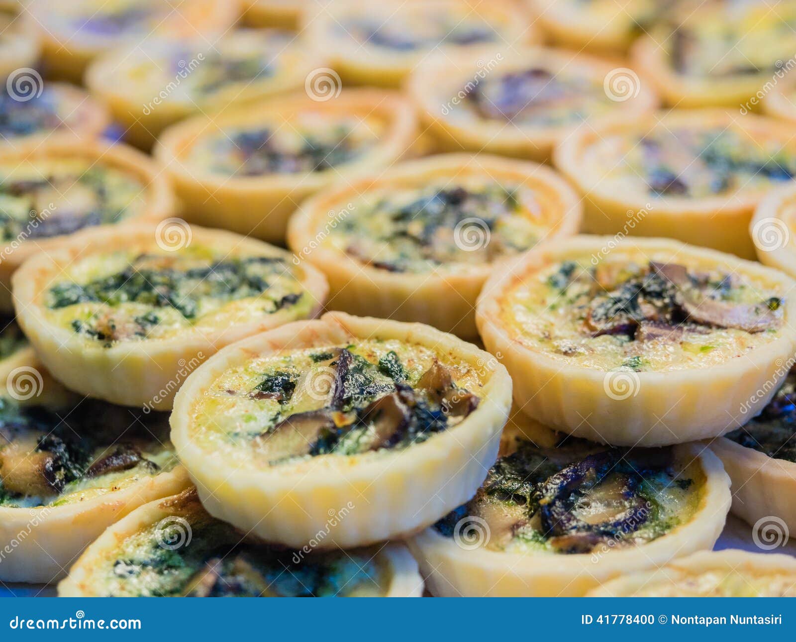 Spinach Mushroom Quiche Pie. Stock Photo - Image of vegetarian, spinach