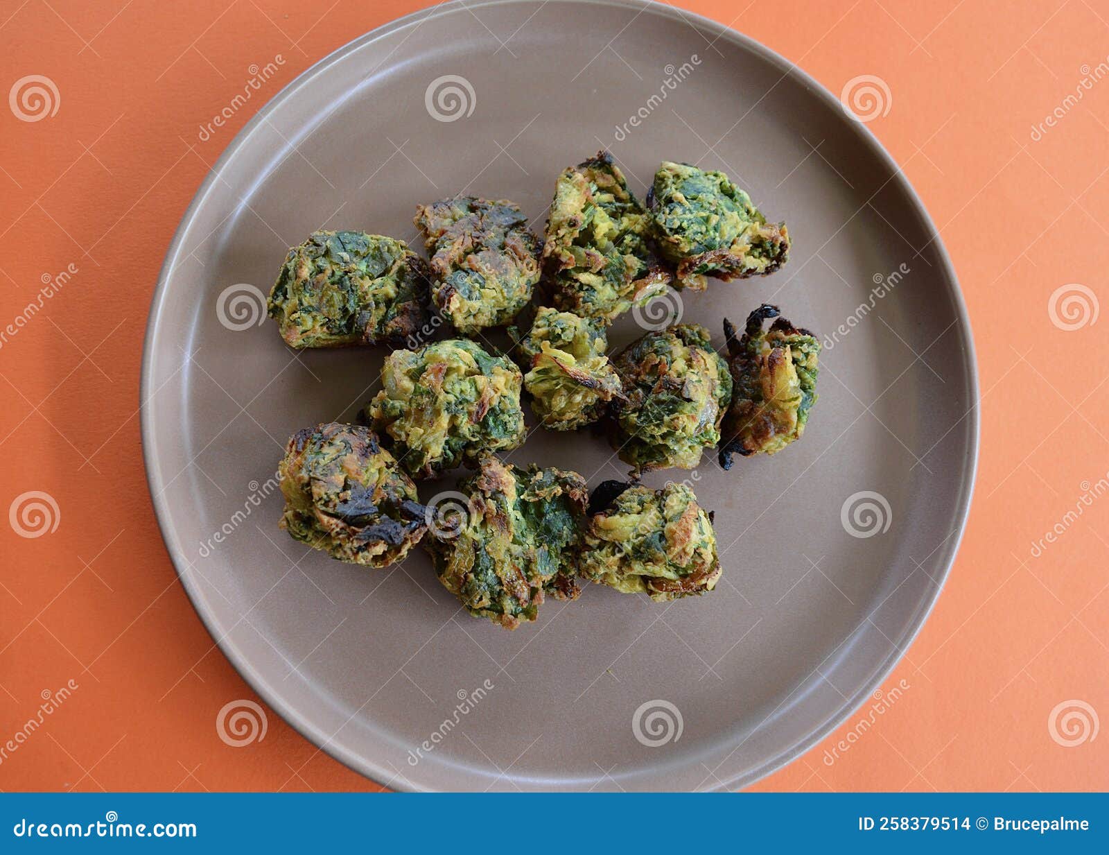 Spinach pakora stock photo. Image of stryle, dinner - 258379514