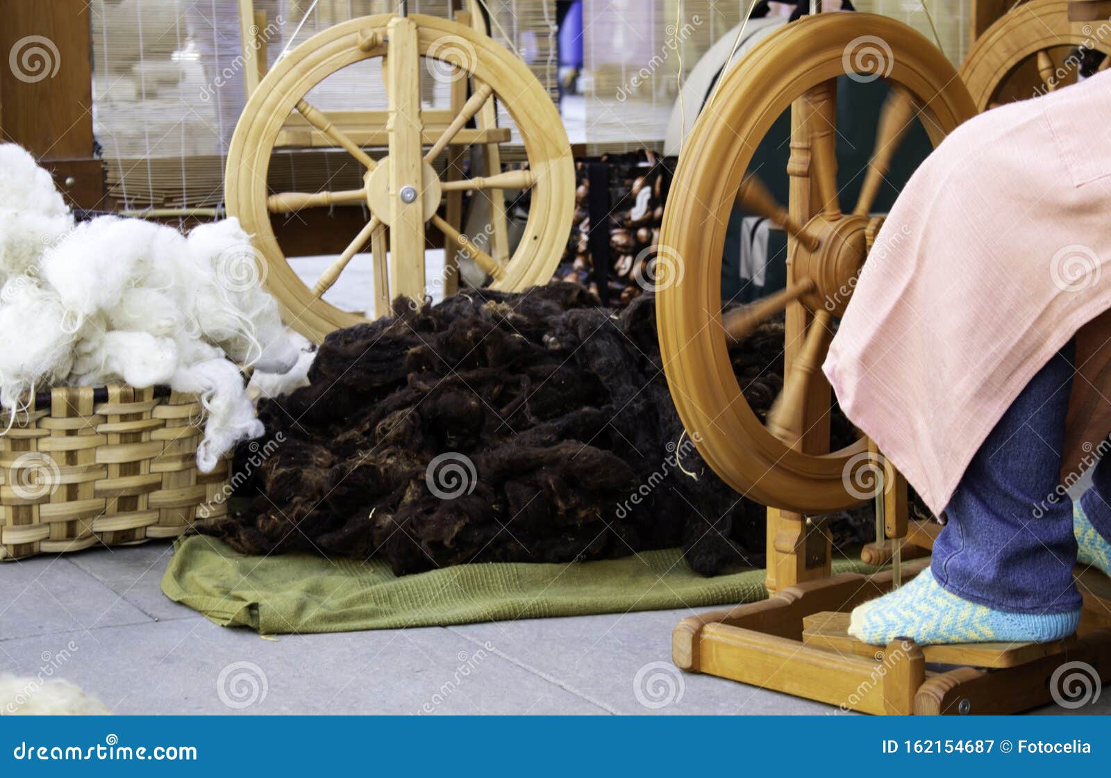 Spinning Wool on Spinning Wheel Stock Image - Image of piemonte