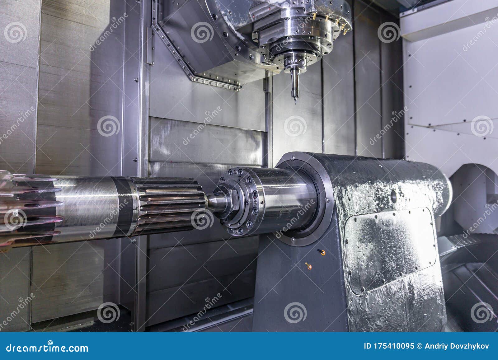 A Splined Shaft with Teeth is Installed in the Milling Machine at the