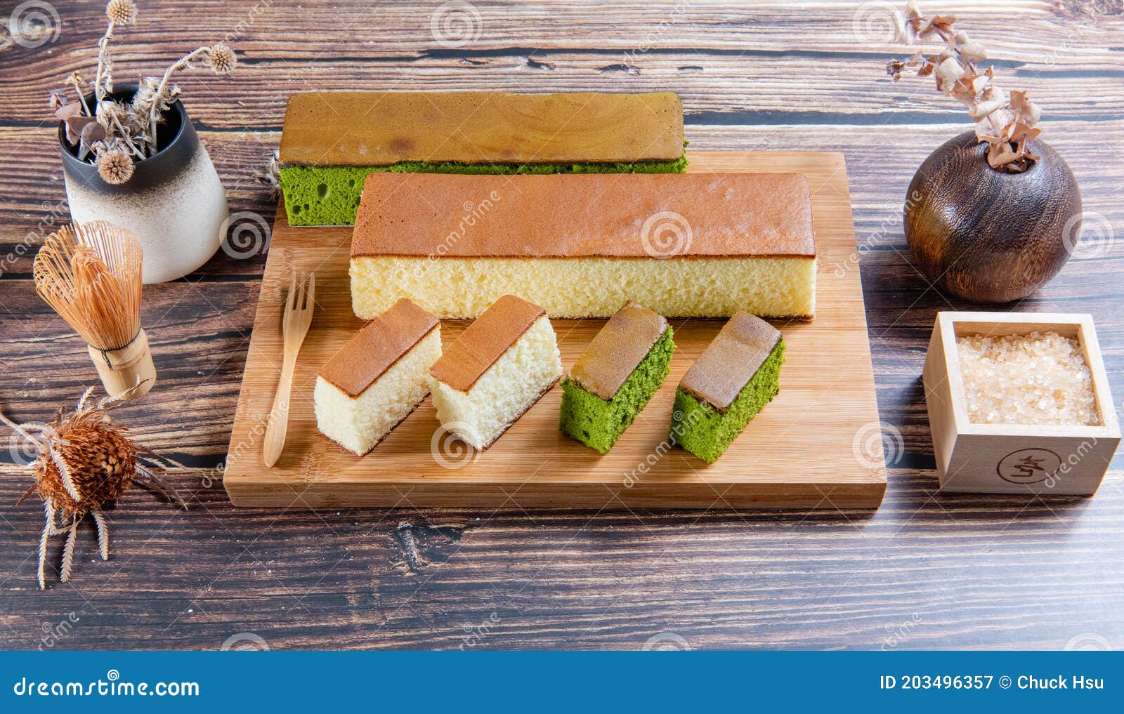 Sponge Cake with Matcha and Honey, Japanese Sweets, Castella Cake