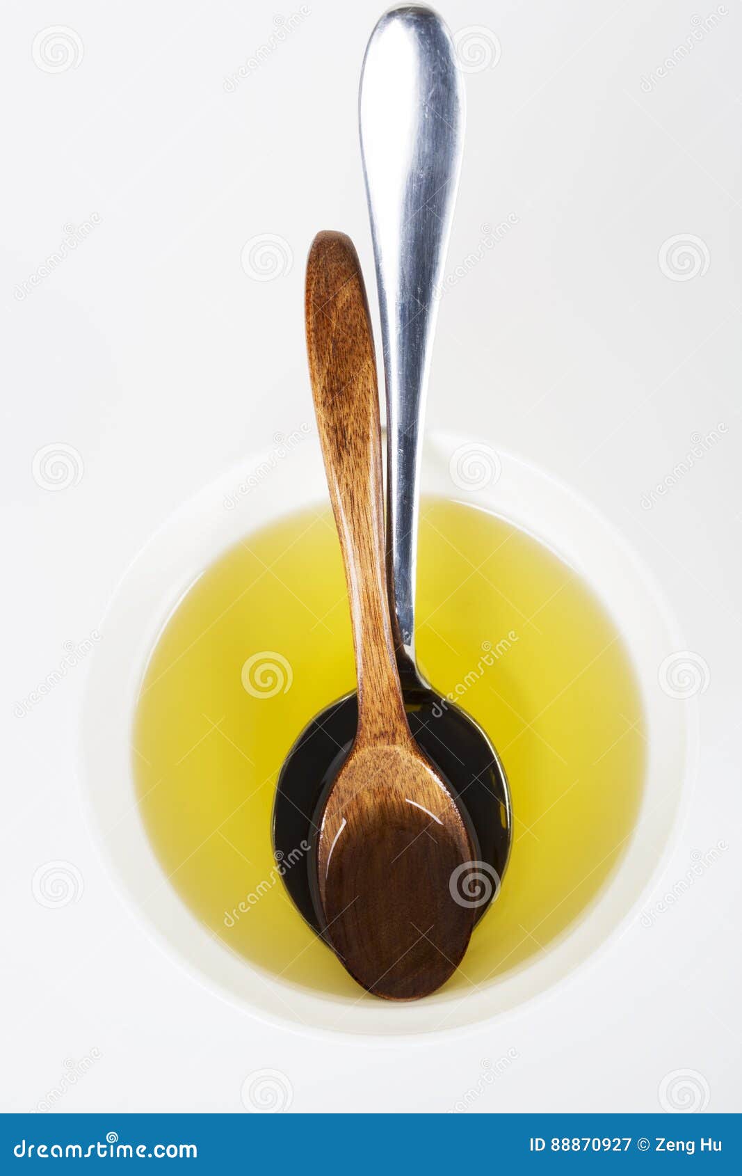 Spoon and olive oil stock image. Image of diet, bowl 88870927