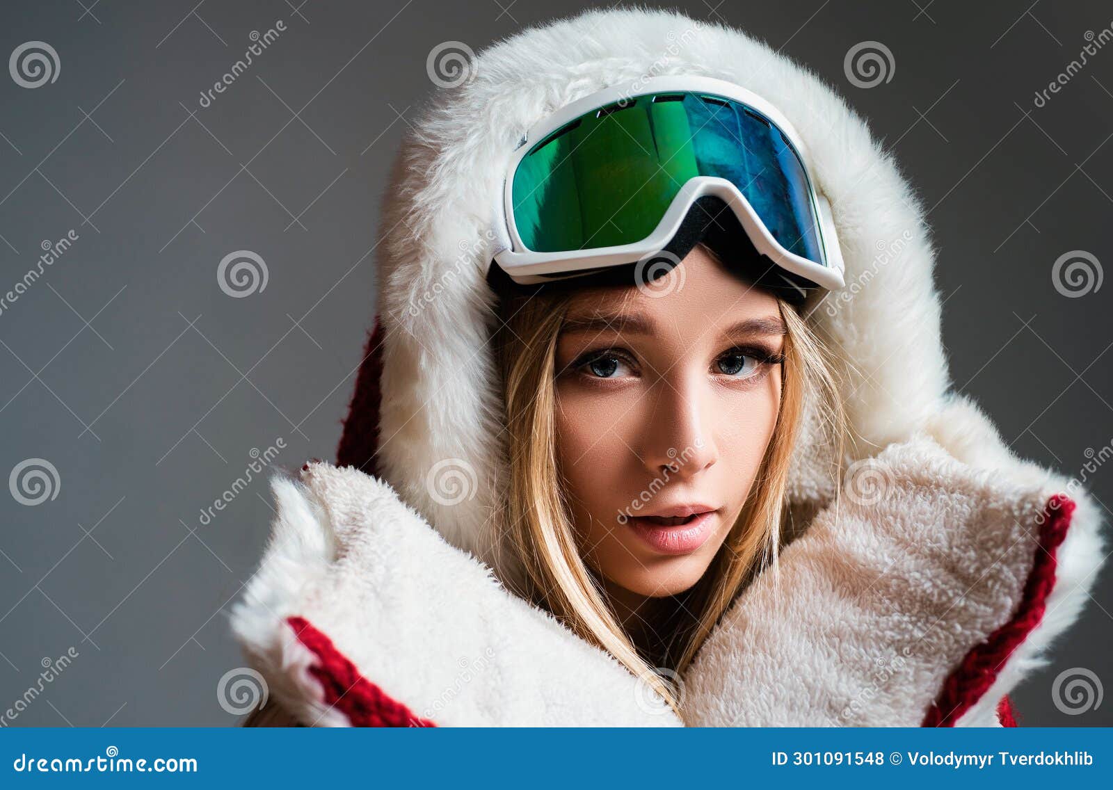 Concept De Sport D'hiver Et De Sport Femme Jeune Femme En Lunettes De Ski  Banque D'Images et Photos Libres De Droits. Image 193069817