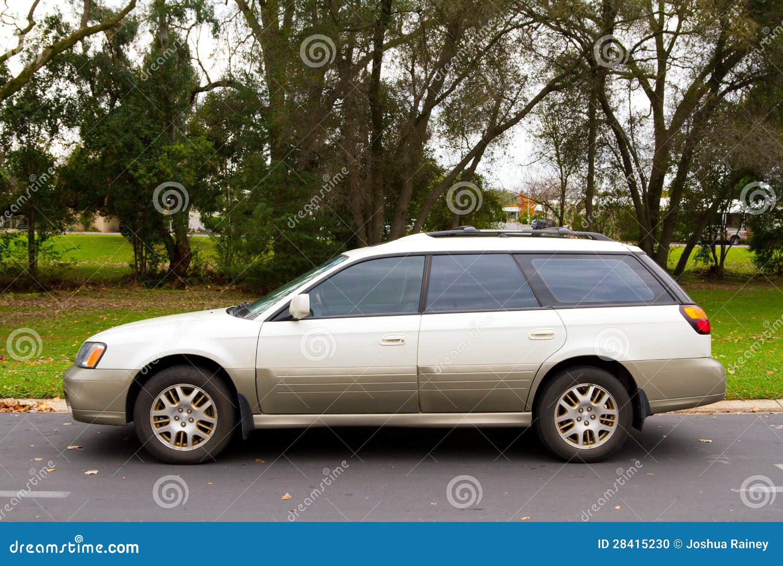 Sport Utility Wagon stock photo. Image of station, vehicle 28415230