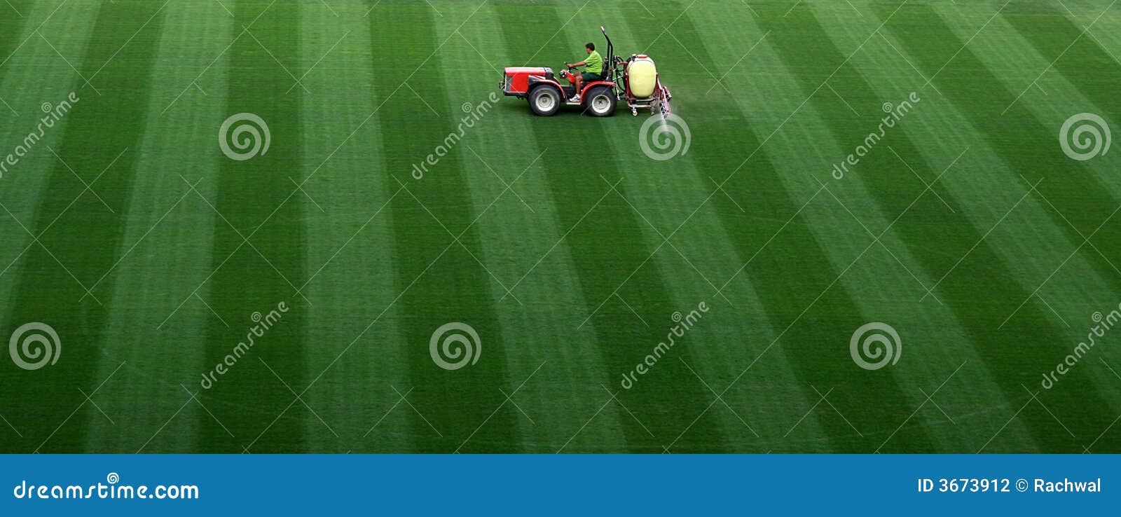 Sportfeld, das auf Lager Nou Stadion in Barcelona wässert.