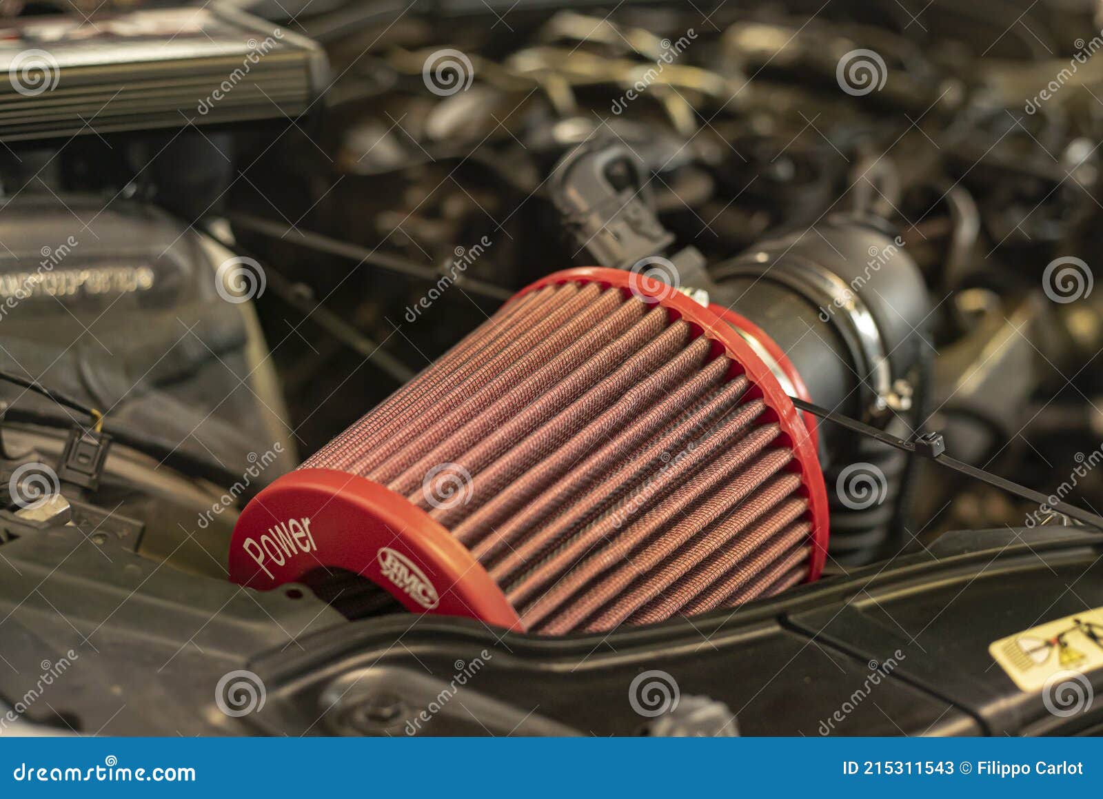 Sportluftfilter Im Auto-Tuning-Motor 2 Redaktionelles Stockfoto - Bild von  zubehör, ausführlich: 215311543