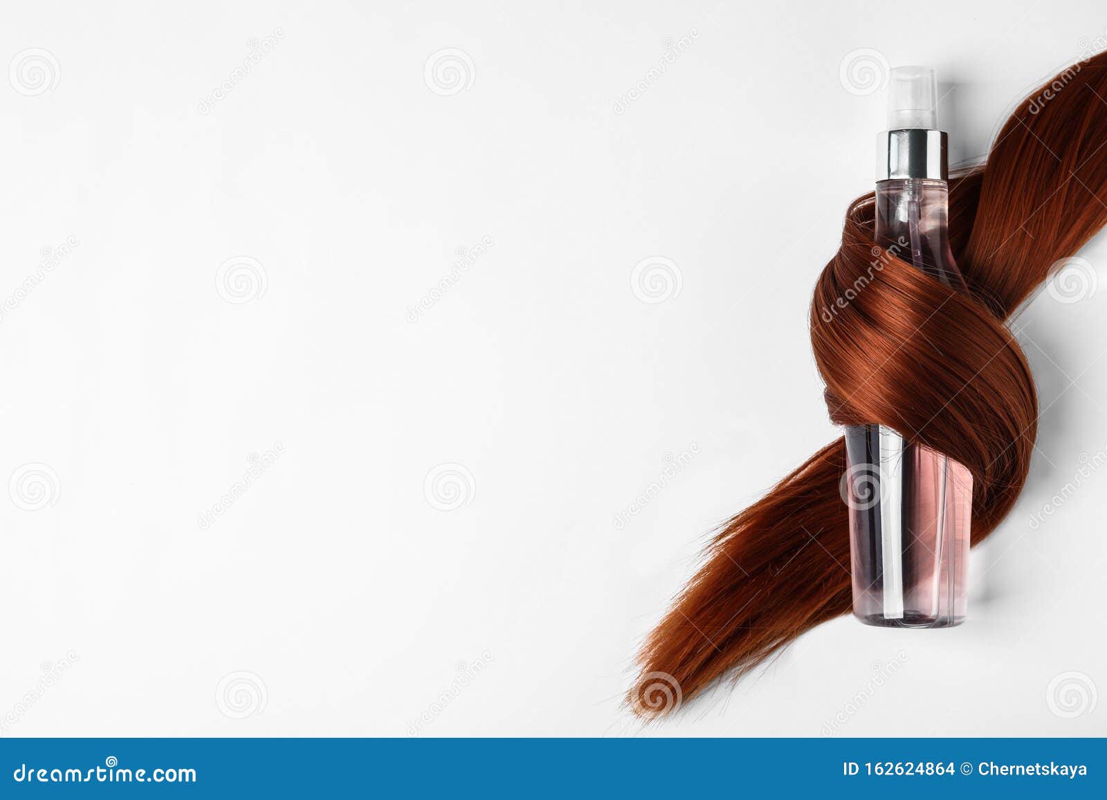 Spray Flasche, Verpackt in Das Schloss Der Haare Auf Weißem Hintergrund  Natürliche Kosmetische Mittel Stockfoto - Bild von schönheit, signalformer:  162624864