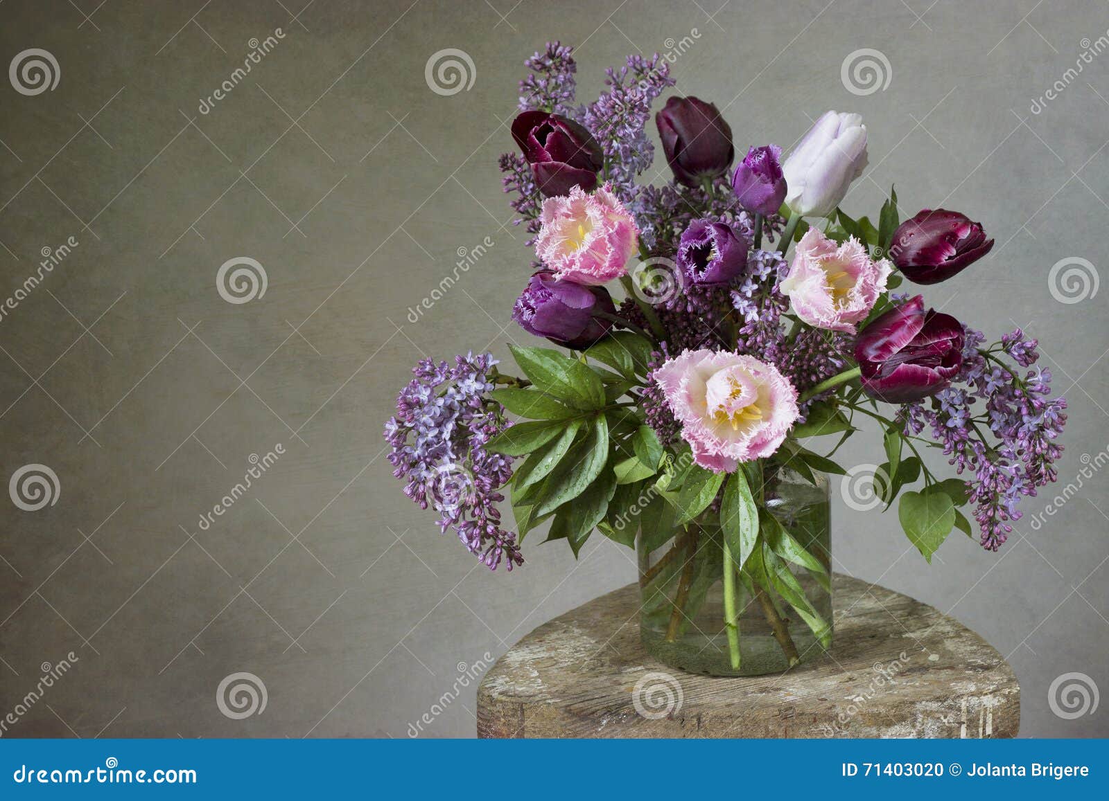 spring flower bouquet background