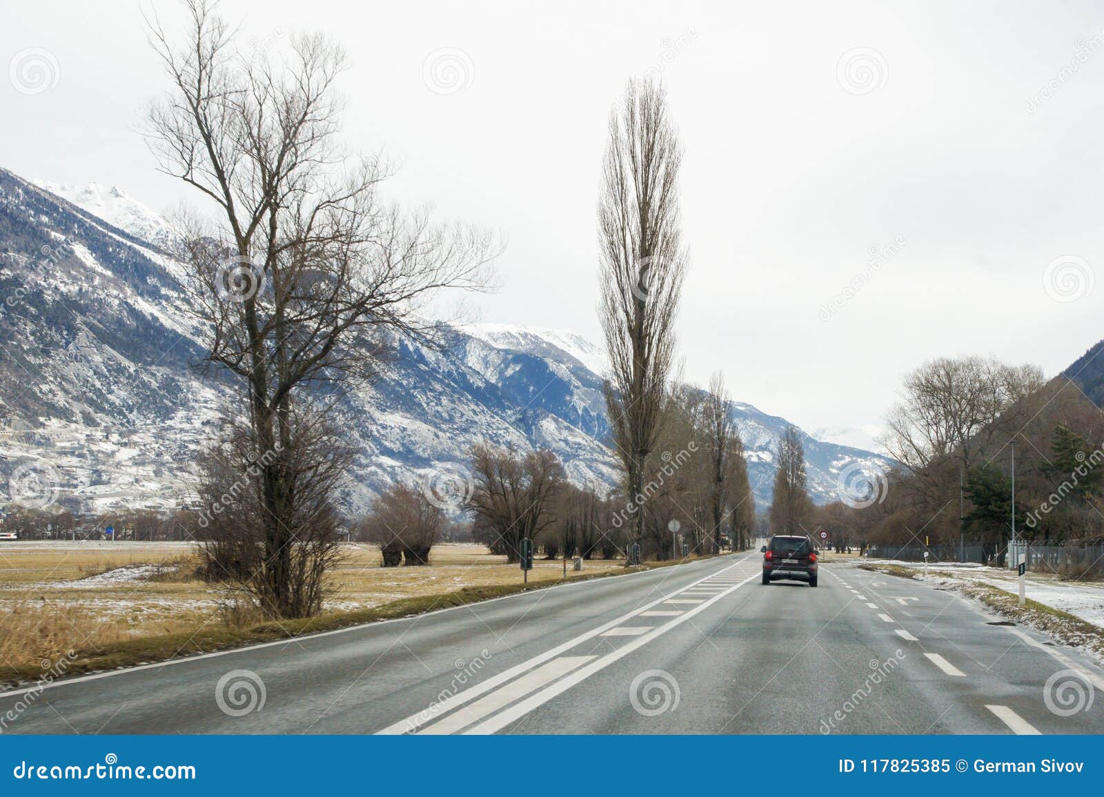 Spring mountain road. editorial image. Image of transportation 117825385