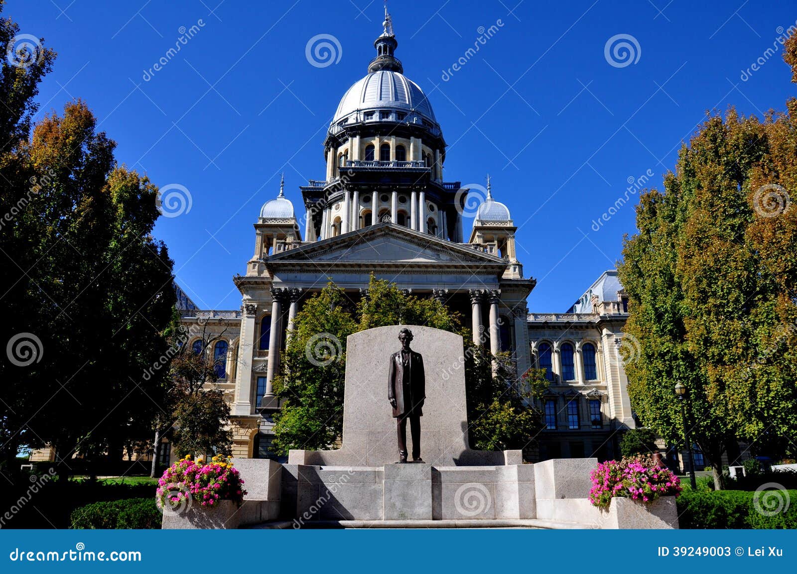 springfield, illinois: state capitol building