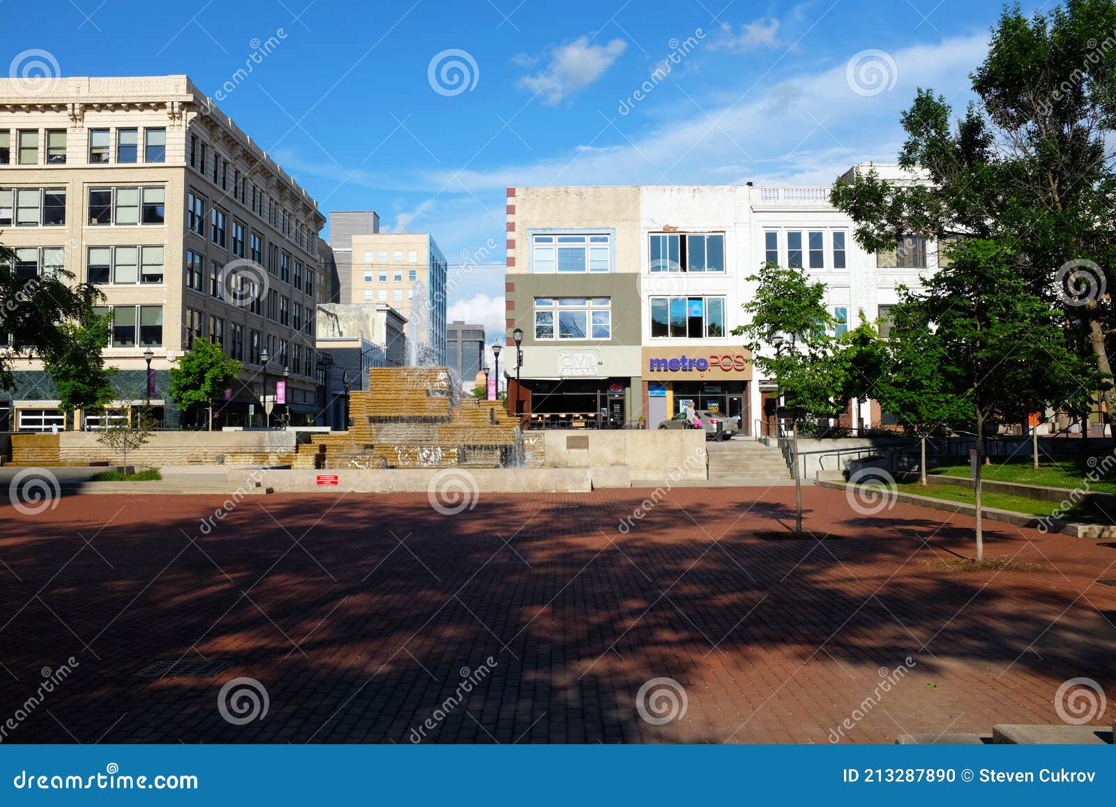 SPRINGFIELD, MISSOURI 23 MAY 2017 Fountain at Park Central Square