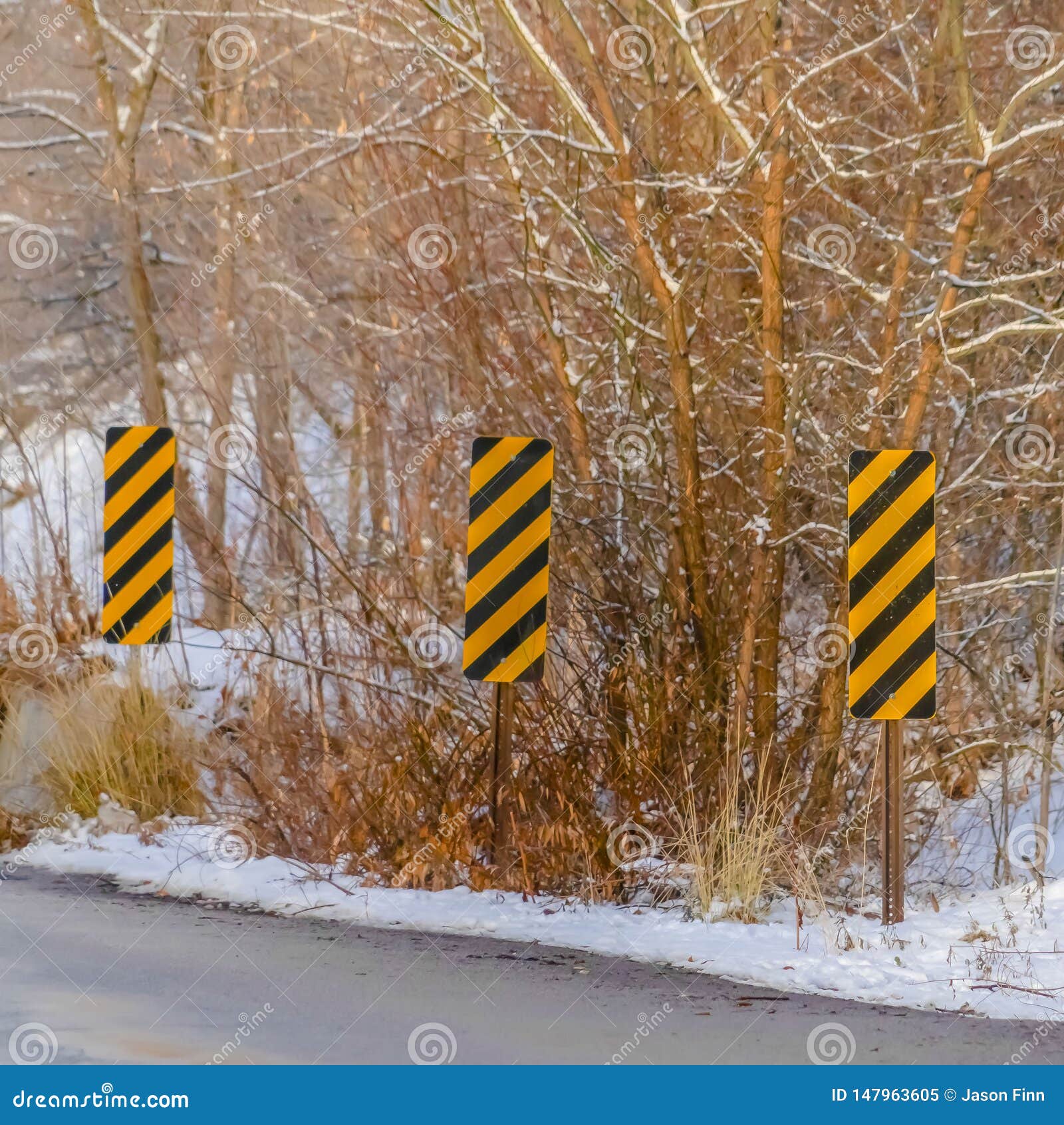 Square Mountain Road And Road Signs Viewed In Winter Stock Image Image Of Scene Slope