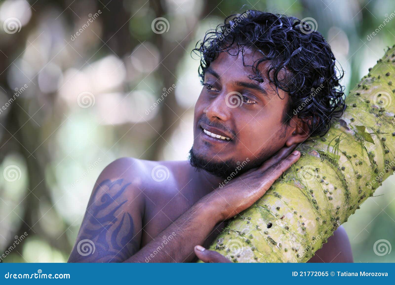Sri Lankan Wedding Hairstyles Summer love her hair and the flowers in