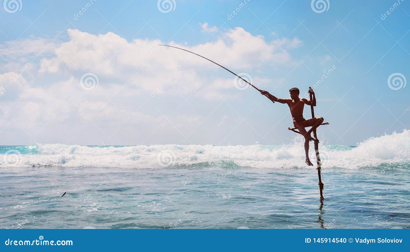 Sri Lanka Traditional `stick`- Method Fish Catching Fisherman in the Indian  Ocean Waves Stock Photo - Image of shore, fish: 145914540