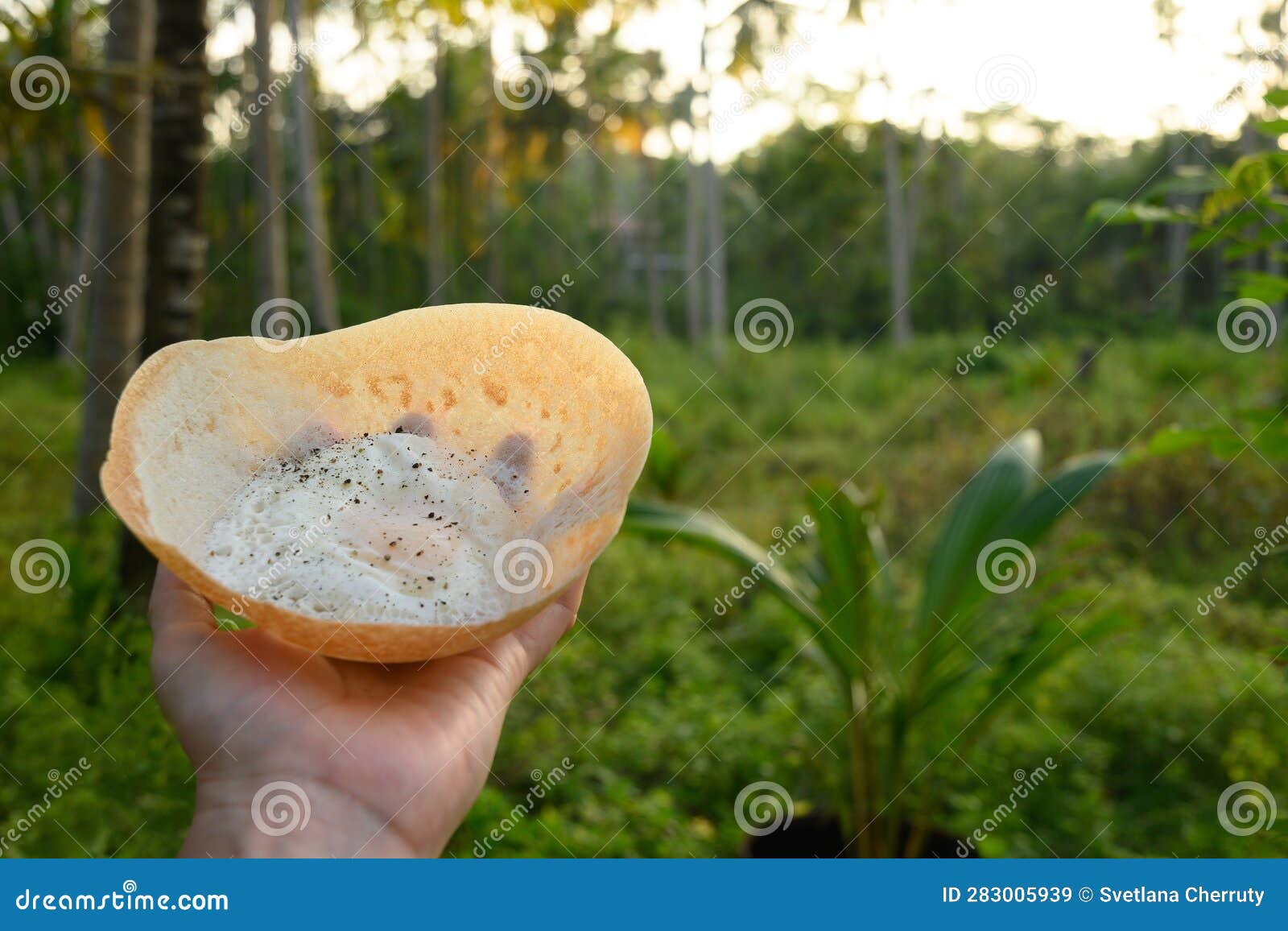 Bittara Appa (Sri Lankan Egg Hoppers)