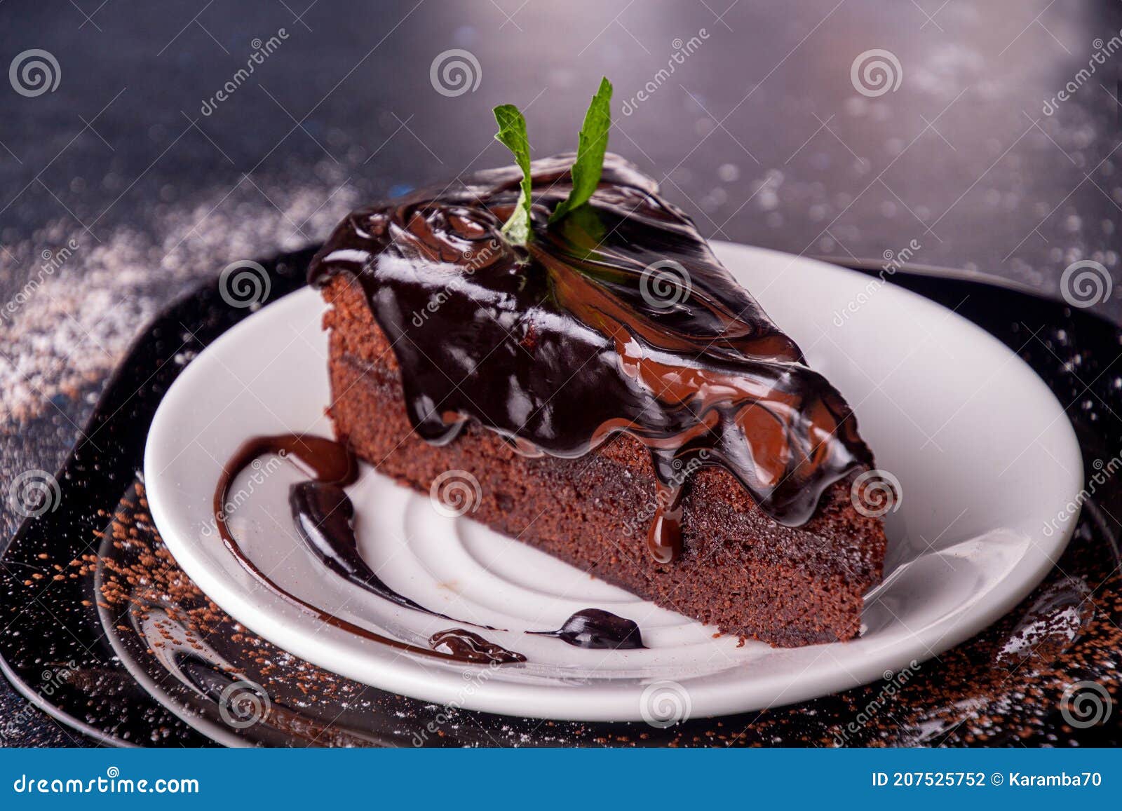 Stuck Sachertorte Whitplatte Sachr Kuchen Auf Draufsichtkopienraum Stockfoto Bild Von Stuck Minze 207525752