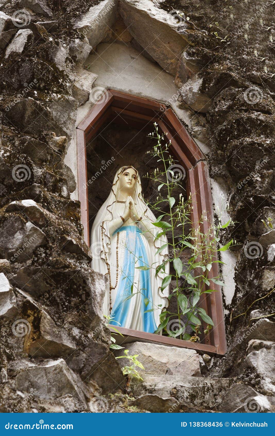 St Anne statue. editorial photo. Image of baroque, architecture 138368436