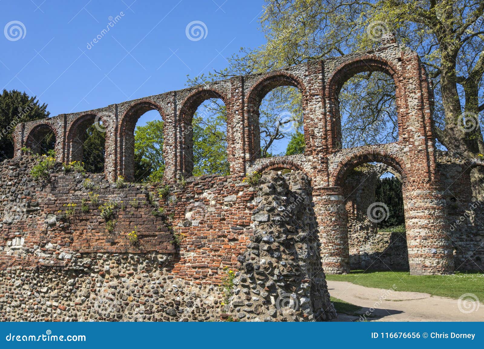 st. botolphs priory in colchester