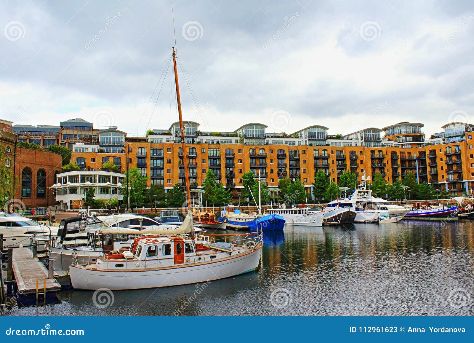 Luxury Residential Area St. Katharine Docks Marina London Stock Image