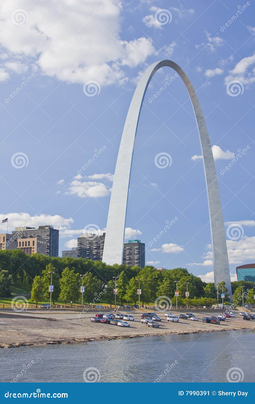 St. Louis Arch And River Walk Stock Image - Image of trees, blue: 7990391