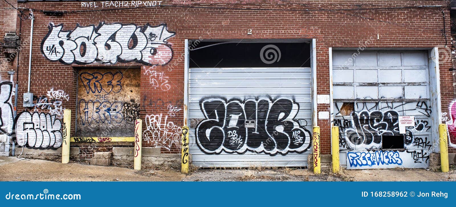 St Louis, Missouri, USA, December 2019 - Felgekleurde Graffiti Geschilderd Op Buitenzijde Van ...