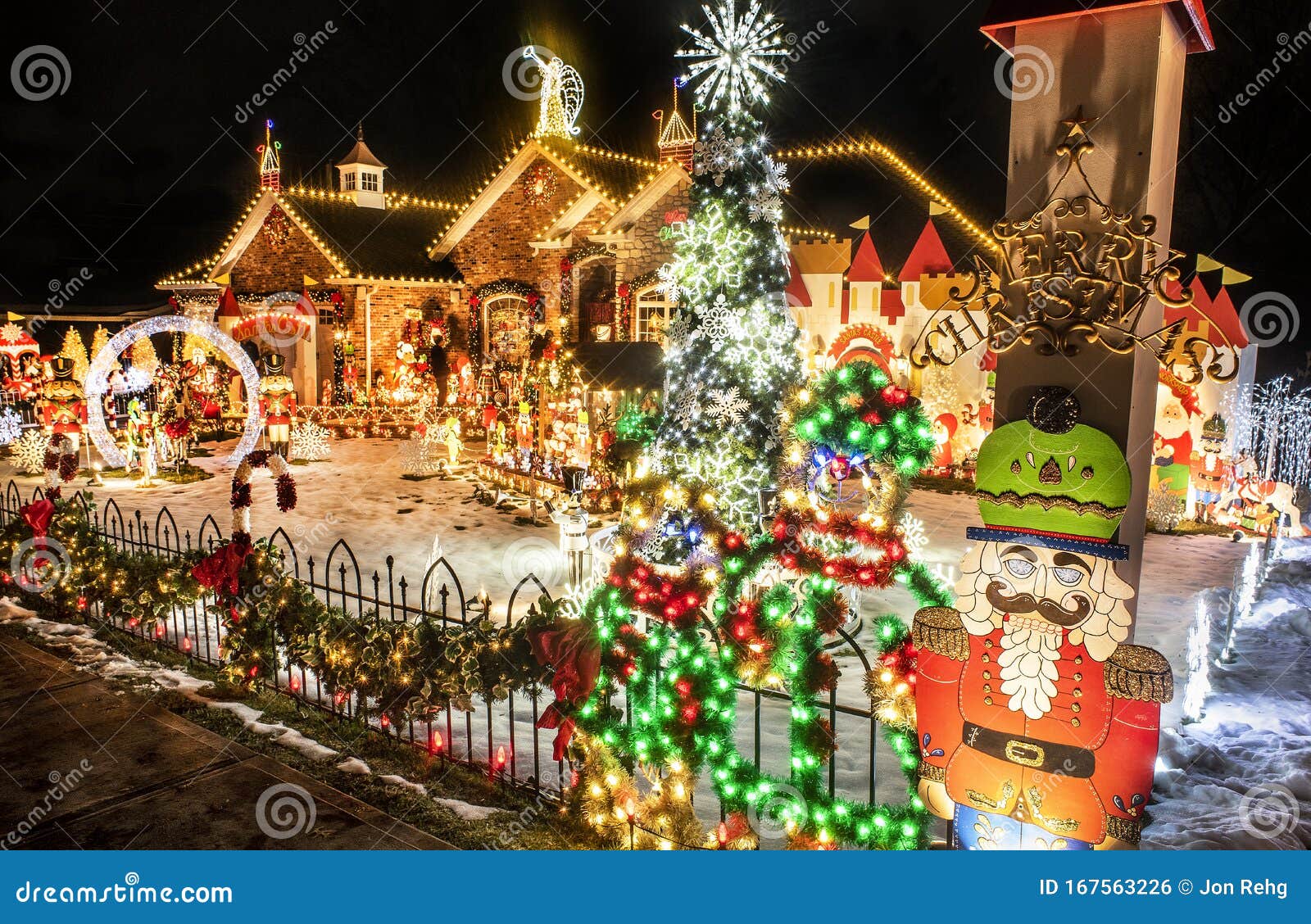 St Louis, Missouri, USA, December 2019 - Suburban Home Decorated With Lots Of Christmas Lights ...