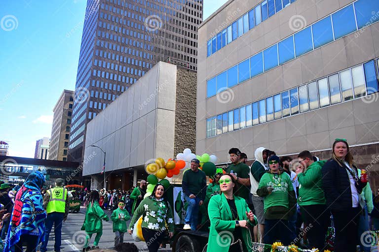 saint paddys day parade des moines