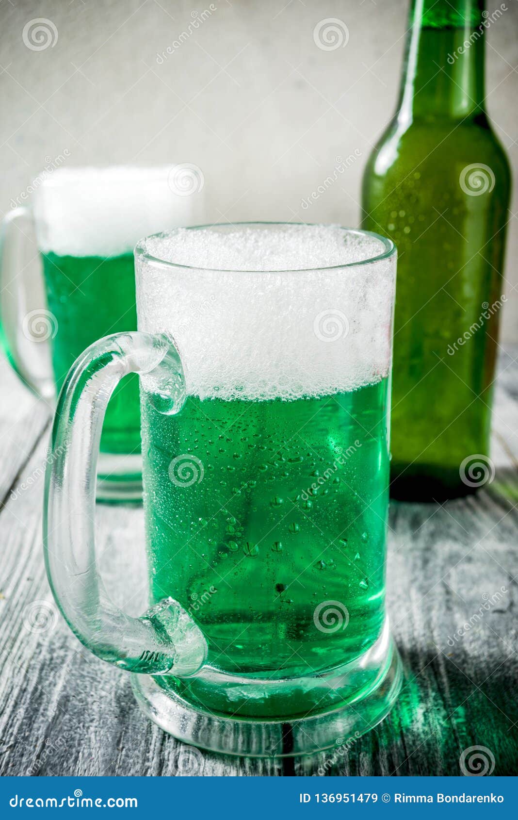 St. Patrick`s Day Green Beer Stock Image - Image of lager, irish: 136951479